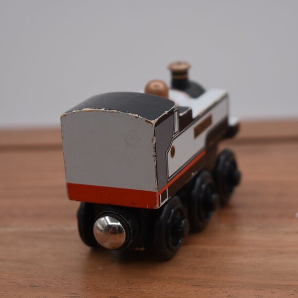 2003 Fearless Freddie Pink Cheeks Thomas & Friends Wooden Railway Train Engine - Picture 6 of 7